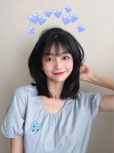 每天睡多半小时，发型依然保持美丽
