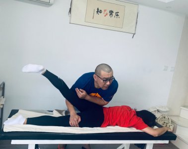 我预约到了霍鑫大师的明星同款正骨！（范丞