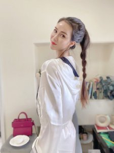 和顾佳一样精致穿衣，宅家也要优雅高级。