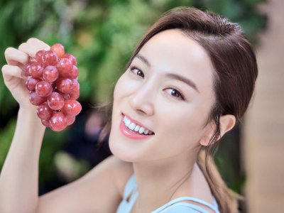 源自葡萄的天然水润力量！ 王敏奕分享盛夏保湿美肌秘诀
