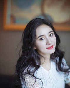 杨幂打手机事件是怎么回事 细扒事件还原始末