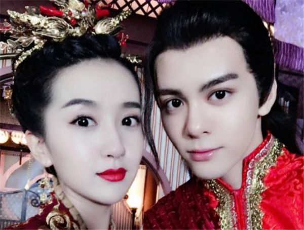 许龄月老公是谁网曝许龄月曾舜晞结婚照到底是怎么回事