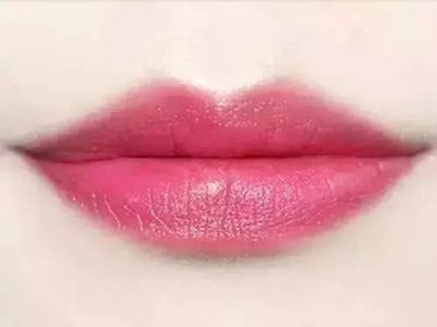 口红这样涂 一天都不脱色 化妆师都不一定知道