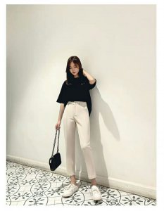 夏天小仙女必备的九分裤 搭配这些上衣超显腿长 提升颜值显气质