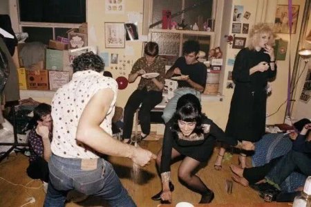 Back to 1990s：在新时代演绎锐舞青年经典造型