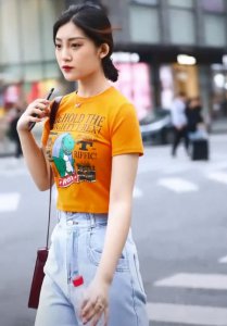 T恤下面别配阔腿裤了 土爆 瞧瞧潮人穿搭 00后：美哭了