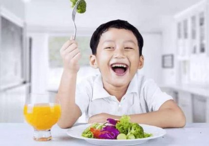 宝宝是否能通过日常食物来补充维生素AD？伊可新能够长期吃吗？