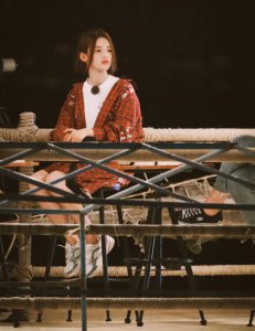 节目组暴露杨超越素颜 网友：这是亚太第一的颜值？