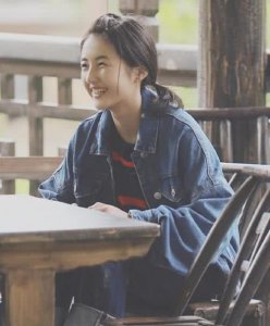 当张子枫化浓妆 本以为会很平凡 没想到却惊艳众人