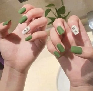 最近火了绿色美甲 绿色很干净 请别让恋爱玷污了它