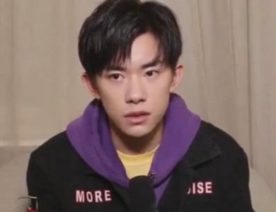 千玺被问有什么熬夜神器吗？笑着说出五个字 千纸鹤不淡定了