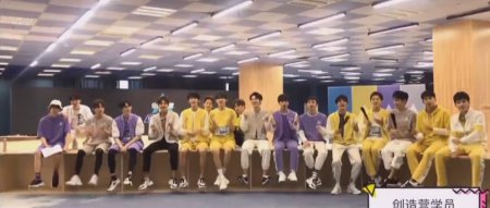 迪丽热巴生日会获众星视频祝福 杨幂刘恺威黑白装同框