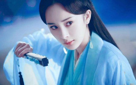 古装剧中6把神奇的法宝扇子：白浅占两把 七仙女的呼叫器绝了