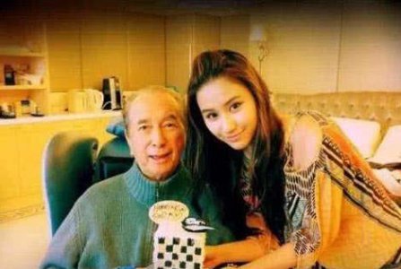 赌王千金直播 被网友10万买穿过内衣 却被何超莲一句话打脸