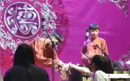经过冷冻鸡头事件 孟鹤堂首先做出反应 禁止粉丝带礼物进场
