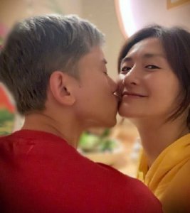 张杰说错和谢娜结婚年份上热搜 评论第一成亮点 网友炸开了锅