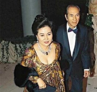 赌王二太成最大赢家 老大接管赌王财团 老五直接和父亲对刚