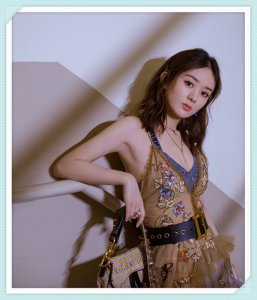 赵丽颖罕见营业晒美照 一个细节让网友炸锅：活该你能这么红