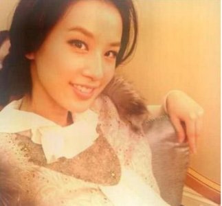 周星驰用一个镜头捧红她 与富豪隐婚8年才承认 还拜赵本山为师