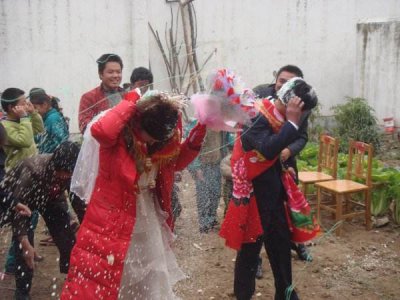 我不同意你侄子来咱家；你怎么那么小气 不就是添双筷子的事么