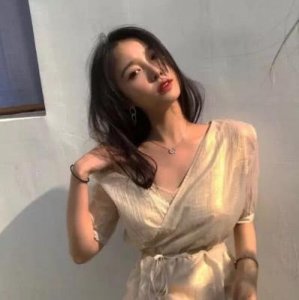叫男生小哥哥早烂大街了 现在的丫头都这么叫 让你甜到发慌
