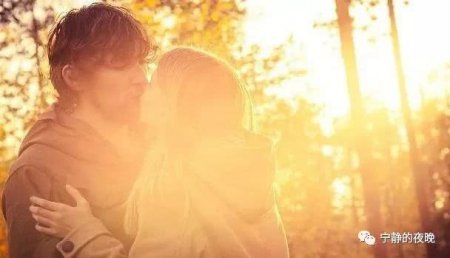 男女在一起多久发生关系才合适 听听他们的看法吧