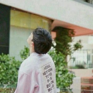 QQ上男生回复你3字 赶紧删了吧 他压根没看上你