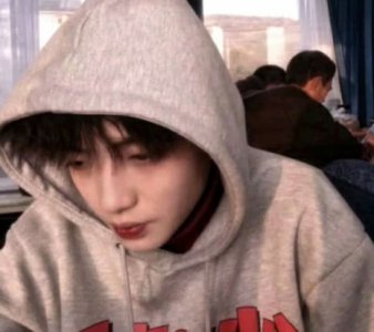 这个身高以下的男生 被女生划为侏儒大军：抱歉 我看不见你