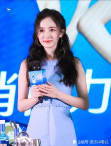 王俊凯吴磊把她当亲妹妹宠 杨幂经常给她买零食 我承认我酸了