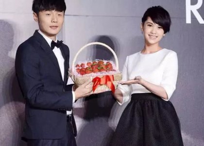 李荣浩5年守时0点为女友庆生失败 杨丞琳：我知道祝福有多深