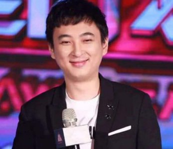 王思聪东北撸串被打 头上被缝6针 打他那人还活着吗？