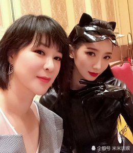 乐华老总雷神式养娃 坐贵宾席却让儿子待场外 学的锤哥？