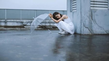 不要成为最廉价最卑微的那个人 女士们 你知道吗？