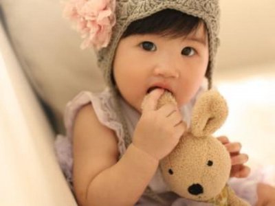 被父母穷养长大的孩子 一般都有4种特征 特别是女生