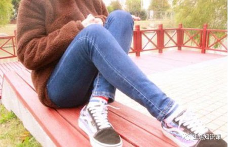 为什么有人抖腿 有人不抖腿？总是控制不住抖腿 可能是种病
