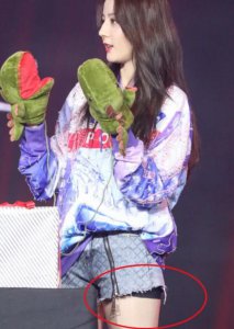 迪丽热巴造型惹眼 安全裤侧漏气场强 162身高穿出172效果