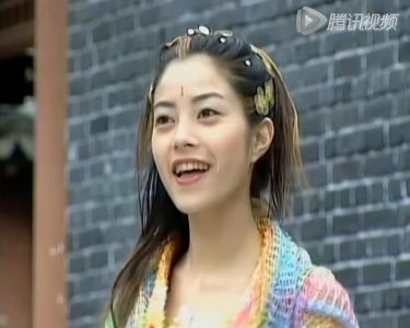 徐怀钰年轻时饰演美人鱼 7个扮相惊艳时光 头上总有鳞片在发光