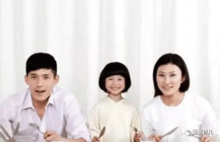 以下5种食物要少给宝宝吃 吃多了轻易伤害大脑 家长要注意
