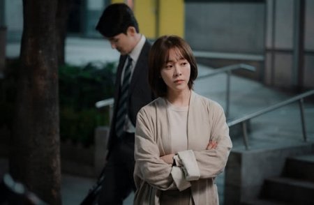 《春夜》金俊韩忽然拥抱韩智敏 丁海寅流露出现实带来的痛苦
