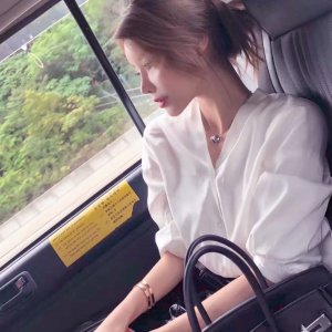 网易云热评：是要靠伤害我来长大 最终拿成熟跟稳重去爱其他女生