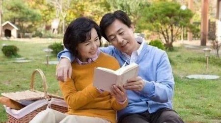 夫妻中年离异 晚年谁更凄凉？两个过来人的教训告诫你