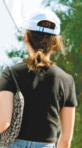 以旅游之名来我家借宿 两个月了 同学何时才肯走