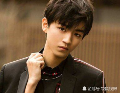 蔡徐坤后 王俊凯打篮球也火了 动作帅炸 手上的球却超吸睛