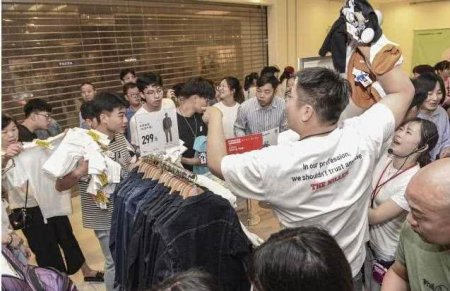 优衣库疯抢：这样的跟风 不要也罢