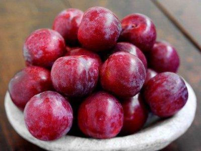 每天晚上坚持吃3种食物 淡化皱纹、延缓衰老 比同龄人显年轻