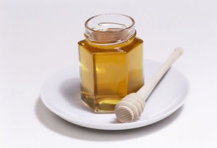 存放一年之久的蜂蜜还能吃吗？真相被揭开 让人不敢肯定