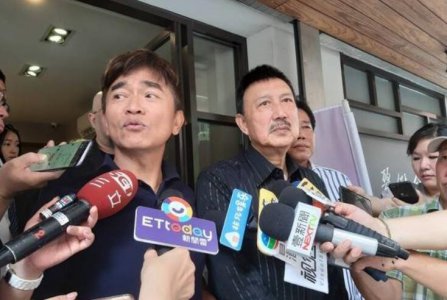 余天给贺一航灵堂上香 感慨演艺圈老朋友一个一个走