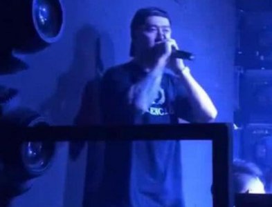 蒋劲夫酒吧当DJ 经历家暴事件后以往形象大变