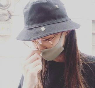 唐嫣被鸟屎砸中 网友调侃称一定是天选之人