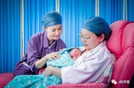产妇分娩后这么做 缓解压力还促进产后恢复 产妇牢记